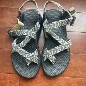 Chaco womens size 5